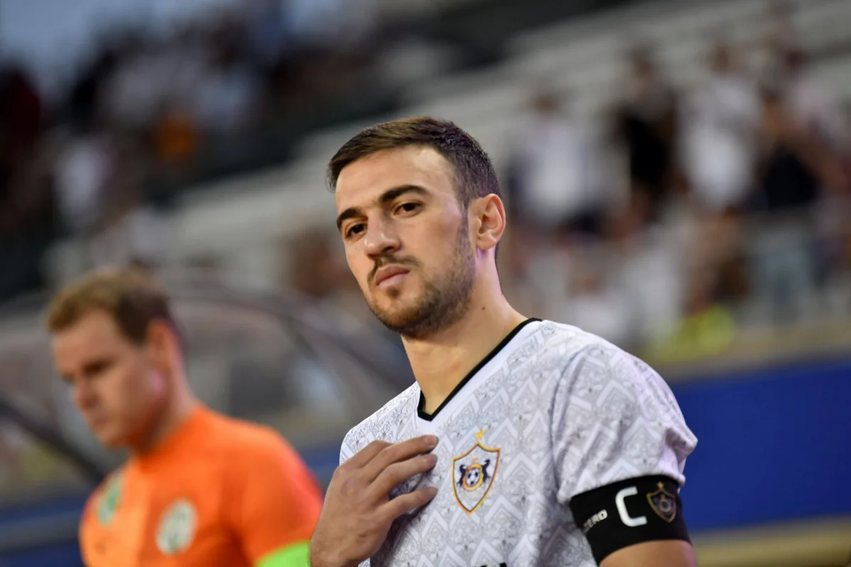 “Qarabağ” Qara Qarayevlə vidalaşıb