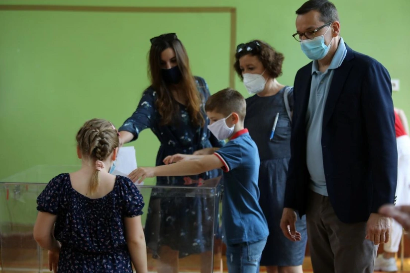 Polşada prezident seçkilərinin exit-pollunun nəticələri açıqlanıb