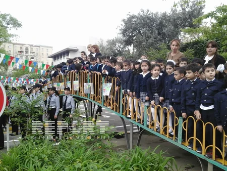 Yol hərəkəti qaydalarını yadda saxla və riayət et mövzusunda tədbir keçirilib