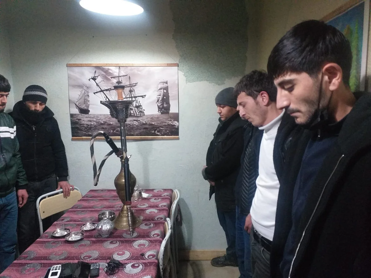 Şabranda karantini pozan çayxana sahibi və müştəriləri saxlanıldı