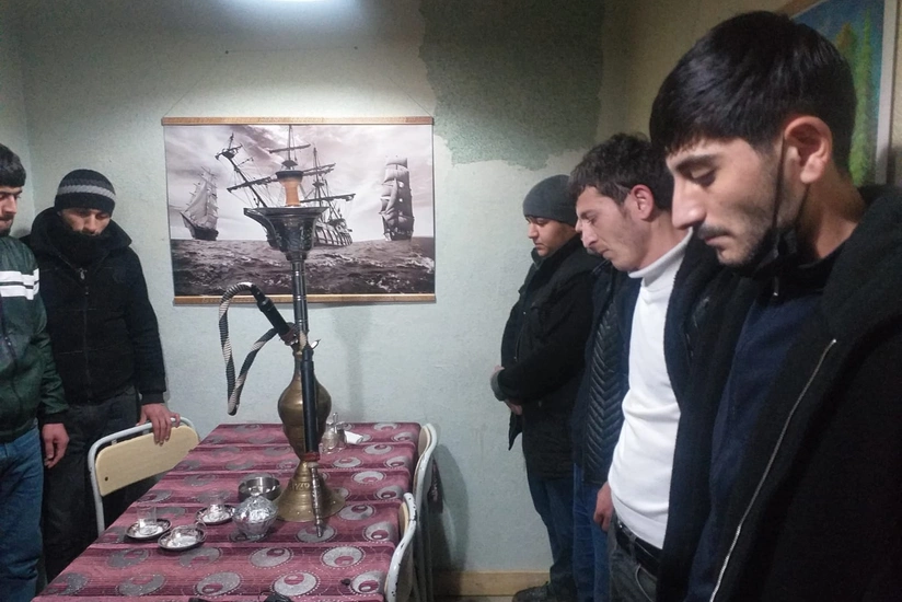 Şabranda karantini pozan çayxana sahibi və müştəriləri saxlanıldı