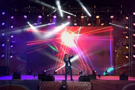Heydər Əliyev Mərkəzinin parkında “MUZ-TV diskoteka”