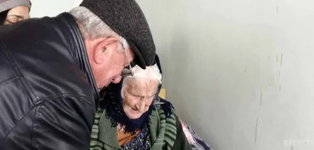 Проголосовала 115-летняя избирательница - ФОТО