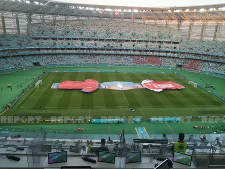 Bakı Olimpiya Stadionunda Kristian Eriksenin forması meydana gətirildi