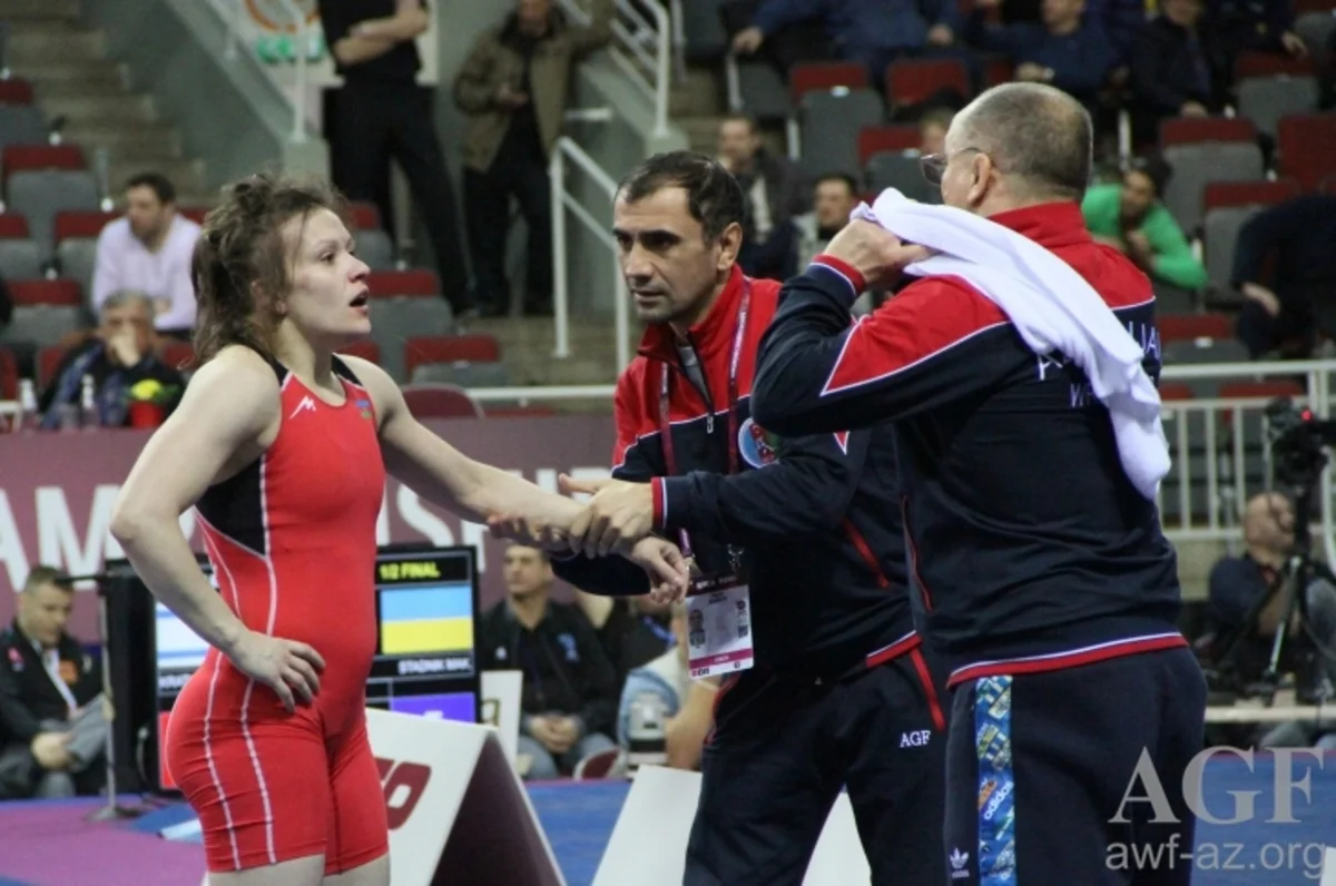 Nataliya Sinişin bürünc medal uğrunda son təsəlliverici görüşə vəsiqə qazanıb