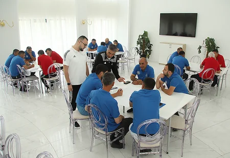 UEFA-nın D kateqoriyalı məşqçi kursları start götürüb