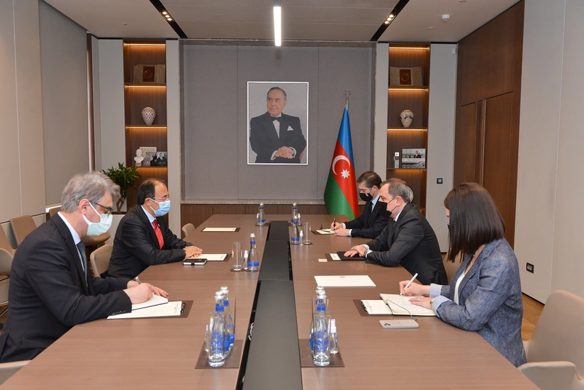 Ceyhun Bayramov Türkiyə səfirinin etimadnaməsinin surətini qəbul edib