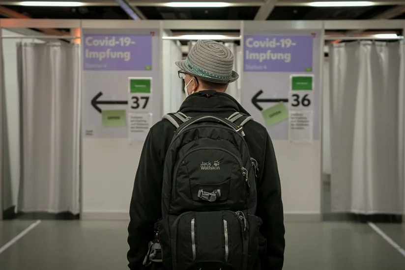 Президент Австрии подписал закон об обязательной вакцинации от COVID-19