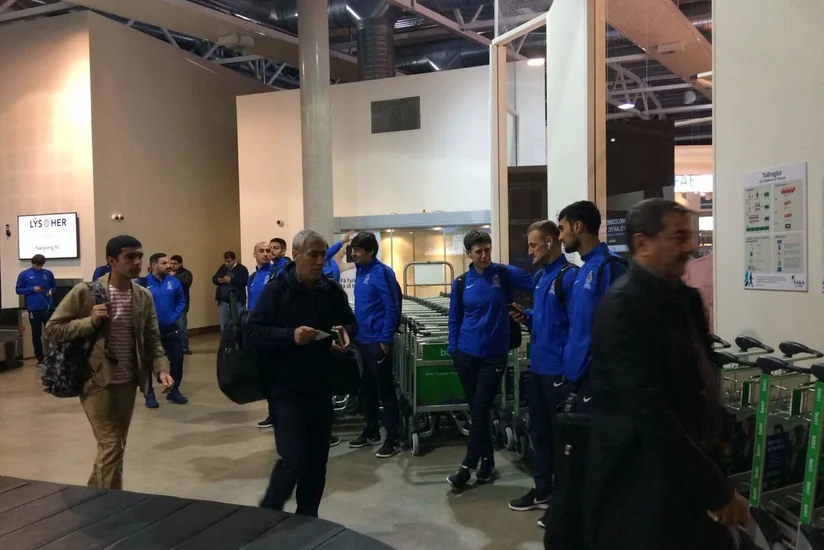 Azərbaycan yığması UEFA Millətlər Liqasında oyununu keçirmək üçün yollandığı Farer adalarına çatıb - FOTO