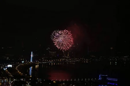 Bakı 2019-cu ili möhtəşəm atəşfəşanlıqla qarşıladı