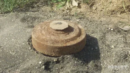 Ağcabədidə avtomobil körpüsünün altında tank əleyhinə mina tapılıb - FOTO