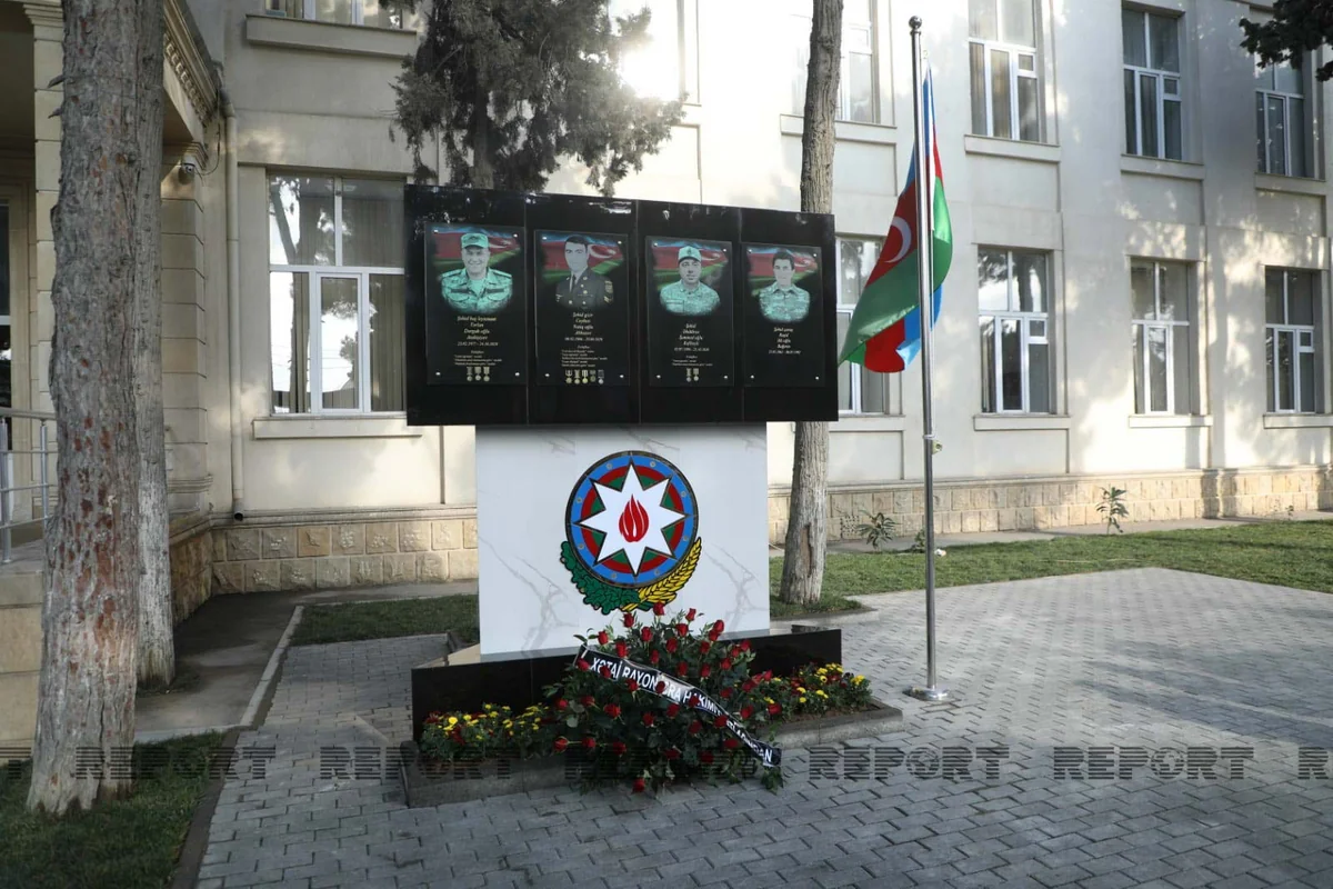 Bakıda şəhidlərin xatirə lövhəsinin açılışı olub