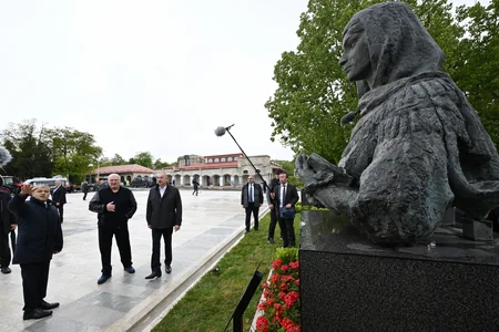Президенты Азербайджана и Беларуси осмотрели в Шуше обстрелянные памятники 
