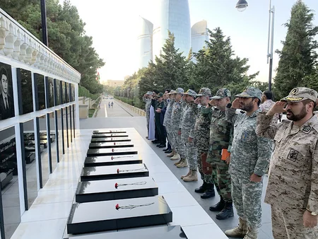 Iranian military delegation visits Alley of Martyrs