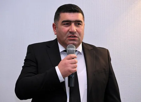 Gənclər və idman naziri federasiya nümayəndələri ilə görüşüb