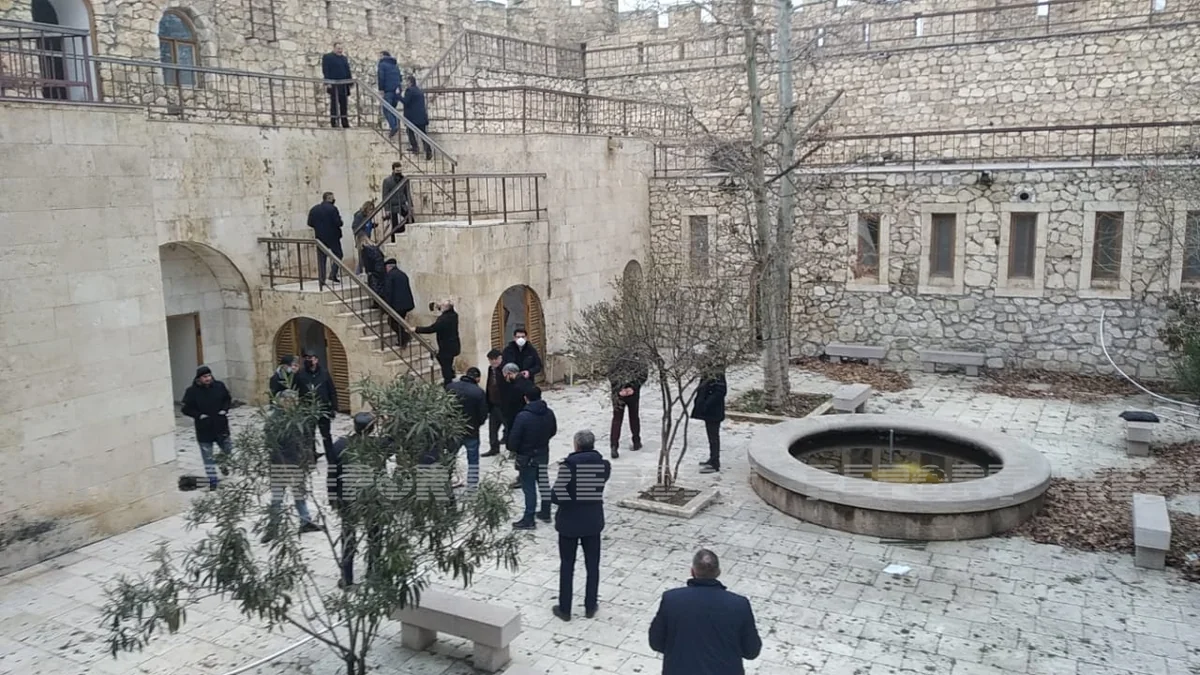 Руководители СМИ и НПО посетили в Агдаме крепость Шахбулаг