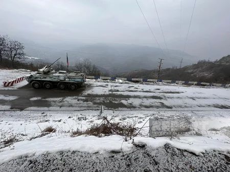 Şuşaya qar yağır