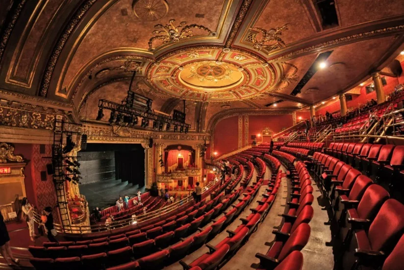 Azərbaycanda teatr və konsert müəssisələri bağlandı