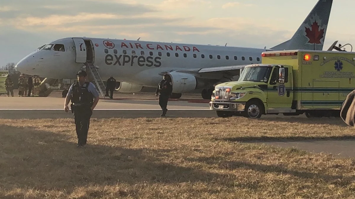 Самолет Air Canada экстренно сел в Вашингтоне из-за дыма на борту