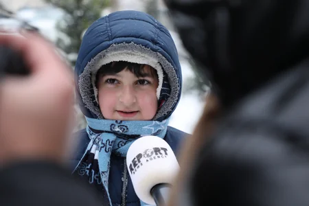 Qar ən çox uşaqları sevindirir... - VİDEO