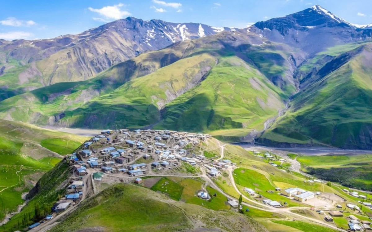 Azərbaycan Gürcüstan şirkətinə Xınalıqdakı evlərin təmir-bərpası üçün 4,4 milyon manat ödəniş edəcək