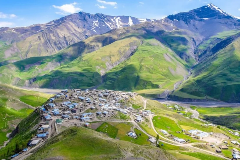 Azərbaycan Gürcüstan şirkətinə Xınalıqdakı evlərin təmir-bərpası üçün 4,4 milyon manat ödəniş edəcək