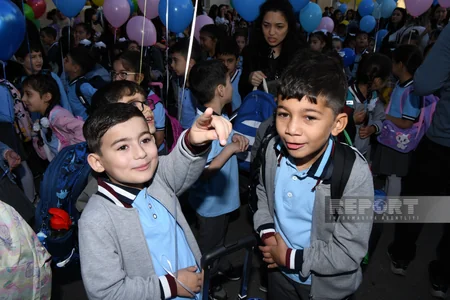 Birincilərin ilk dərs günü - FOTOREPORTAJ