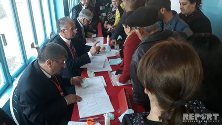 Lənkəranda seçki məntəqələrində seçici sıxlığı yaranıb - FOTO - VİDEO
