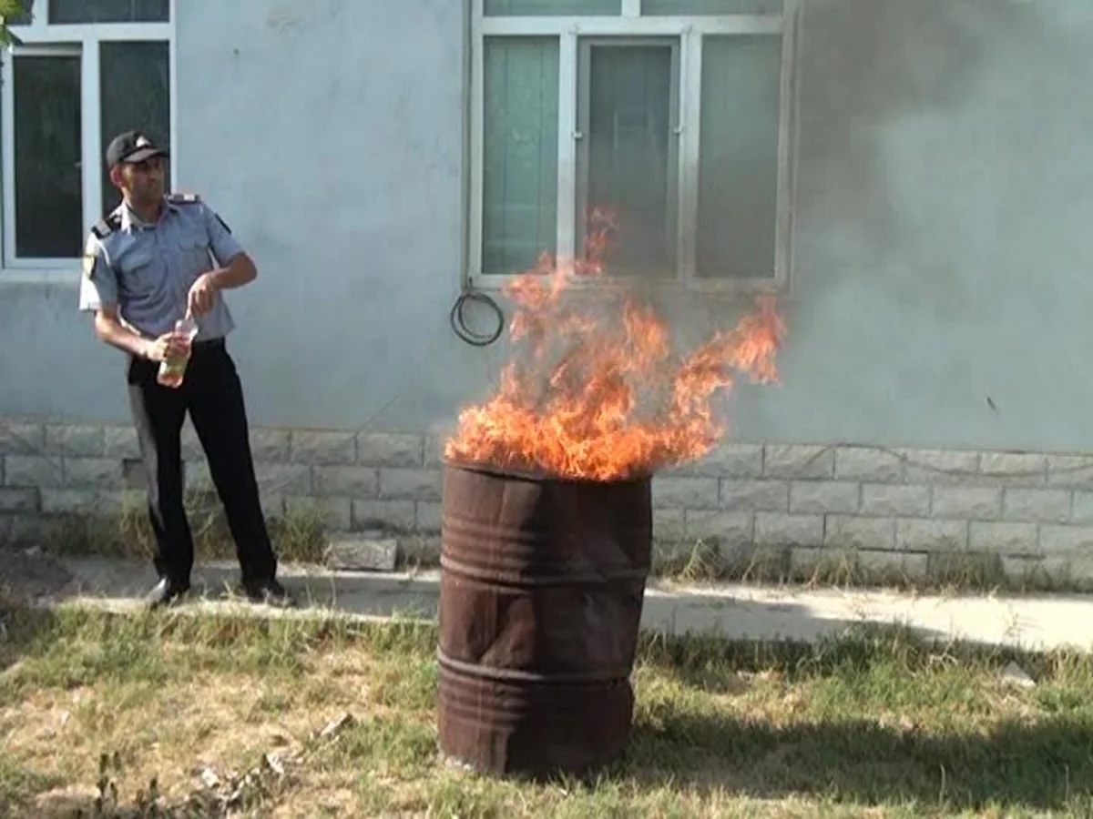 ​Salyanda 300 qrama yaxın narkotik maddə yandırılıb - FOTO