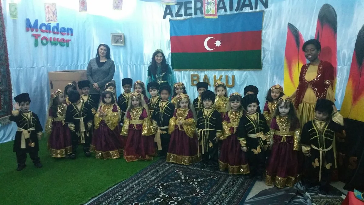 Küveytli şagirdlər Azərbaycanla bağlı tədbirdə iştirak ediblər