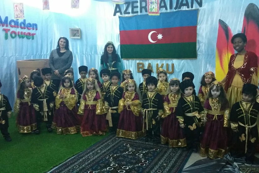 Küveytli şagirdlər Azərbaycanla bağlı tədbirdə iştirak ediblər