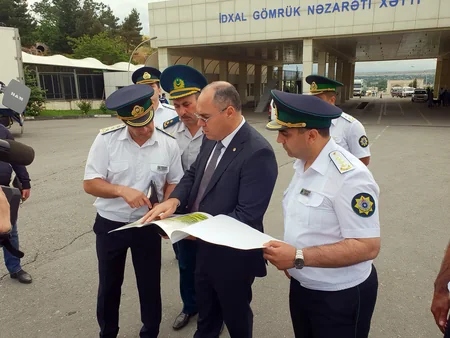 DGK sədri nəqliyyat vasitələrinin Rusiyaya daha asan keçidinin təmin edilməsi üçün tapşırıq verib