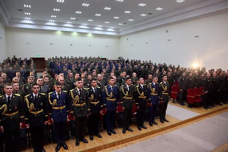 Müdafiə Nazirliyi 2019-cu tədris ilində fərqlənən hərbi qulluqçuları mükafatlandırıb - VİDEO