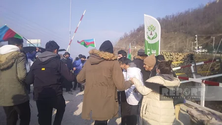 Участники акции протеста на дороге Шуша-Ханкенди исполнили азербайджанский танец Яллы