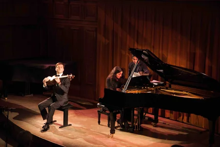 Azərbaycanlı pianoçu Kardinal Reşelye adına tarixi Amfiteatrda konsert verib