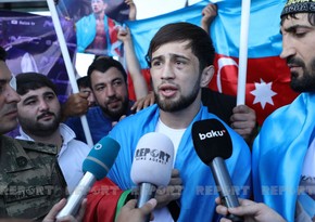  Erməni rəqibini udan azərbaycanlı MMA döyüşçüsü Vətənə qayıdıb - VİDEO