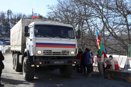 Total of 30 vehicles of peacekeepers move freely through Khankandi-Lachin road