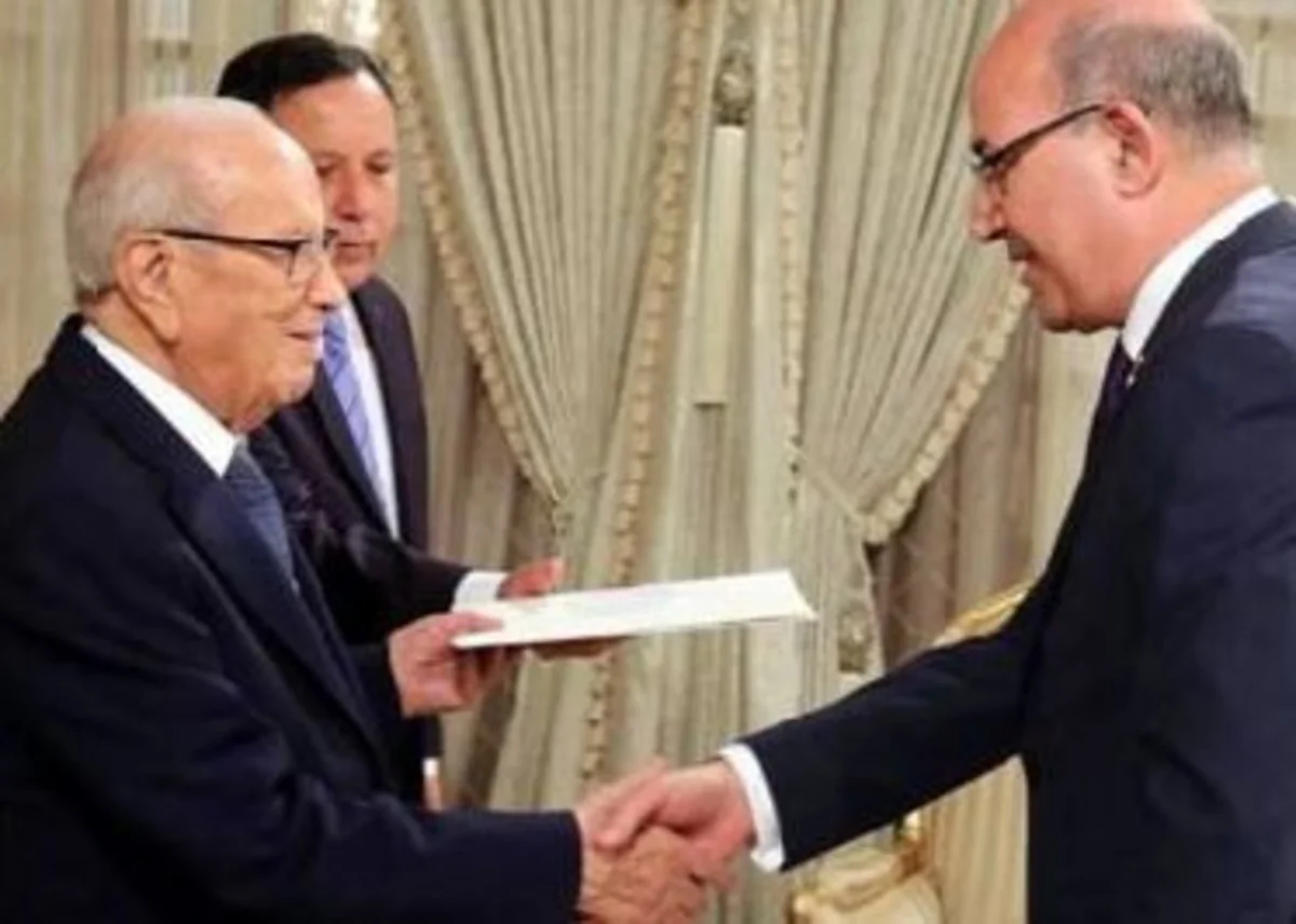 Azərbaycanın yeni səfiri etimadnaməsini Tunis prezidentinə təqdim edib