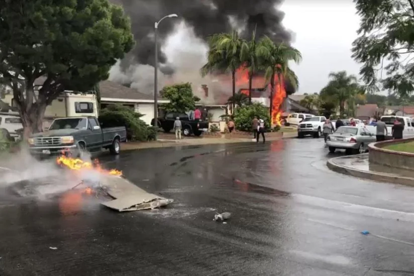 Число погибших при падении самолёта на дом в Калифорнии возросло до пяти - ВИДЕО - ОБНОВЛЕНО - 2