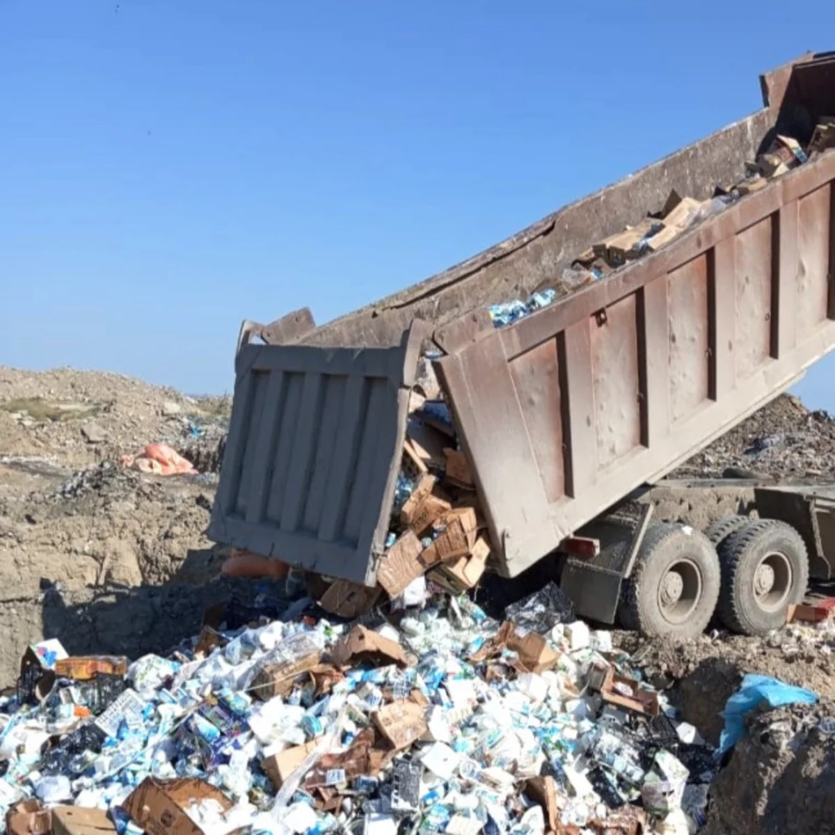 İstehlaka yararsız 62 ton süd məhsulları məhv edilib