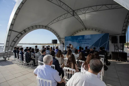 Bakıda Böyükşor gölü üzərində pilot günəş enerjisi qurğusu istismara verilib