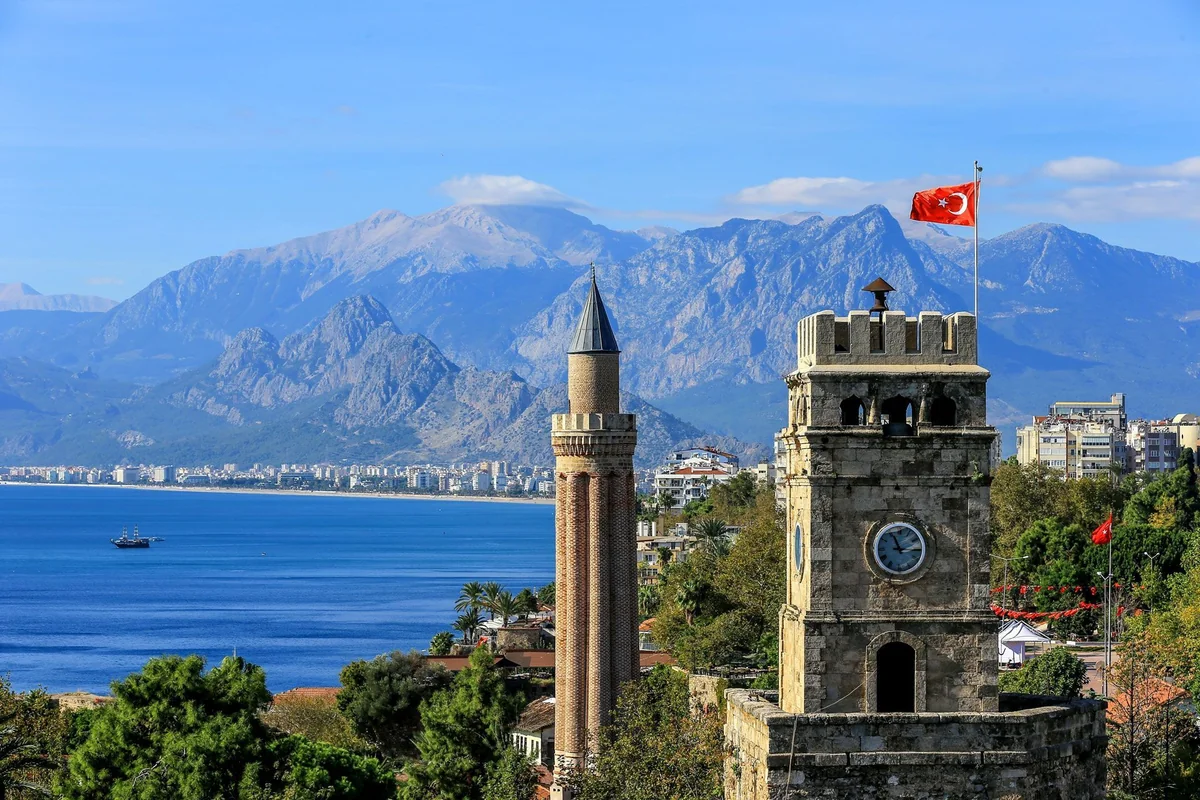 Antalyaya gələn turistlərin sayı rekord həddə çatıb