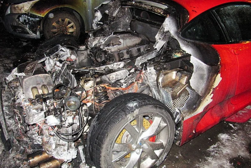 Bakı sakininin “Bentley” markalı avtomobili yanıb