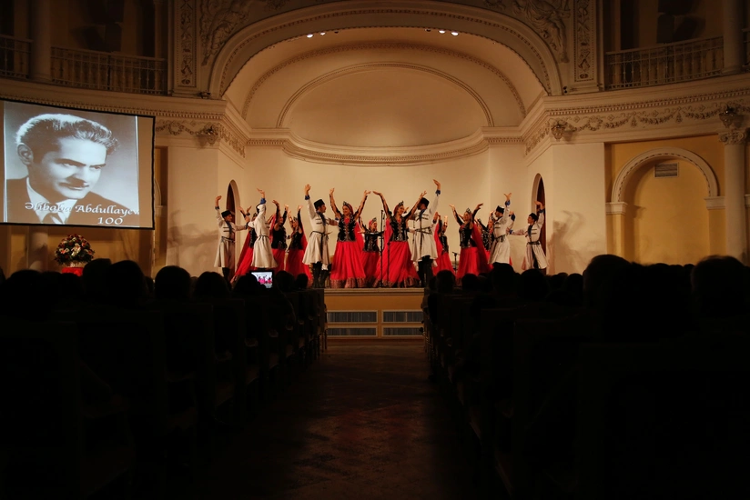 Tanınmış rəqqas Əlibaba Abdullayevin 100 illiyinə həsr olunmuş yubiley gecəsi keçirilib