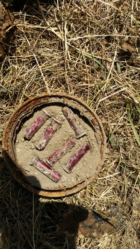 Gədəbəydə 895 ədəd müxtəlif tipli hərbi sursat, tank əleyhinə raket aşkarlanıb - FOTO