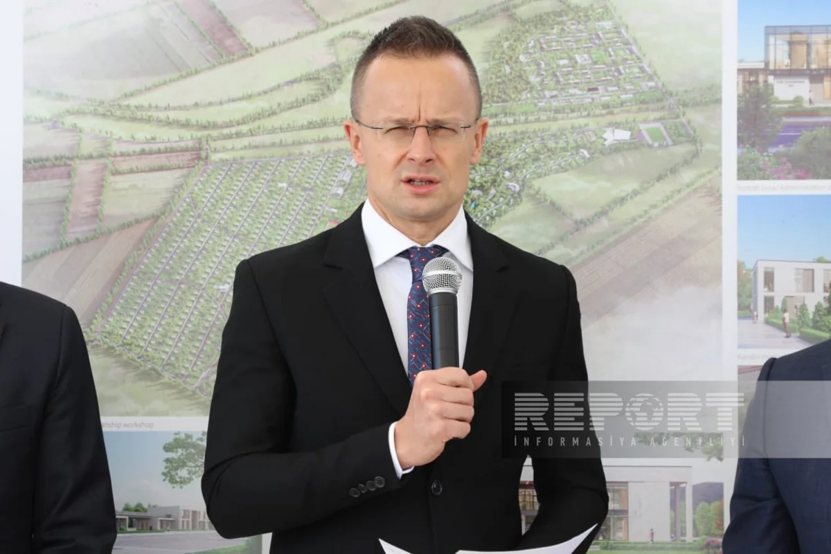 Peter Siyarto: Macarıstanı qınayanlar Azərbaycan Prezidenti ilə şəkil çəkdirmək üçün növbəyə durub