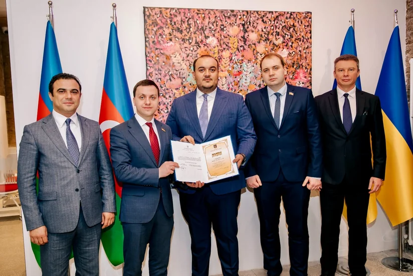 Украинские депутаты продолжают встречи в Баку 