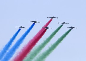 Zəfər paradında Azərbaycanın döyüş təyyarələri və helikopterlərinin uçuşu keçirilib