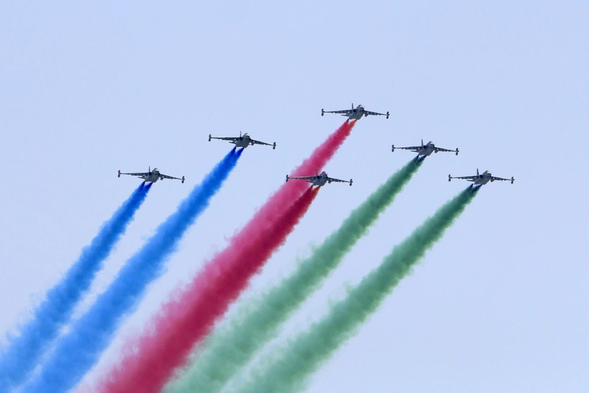 Zəfər paradında Azərbaycanın döyüş təyyarələri və helikopterlərinin uçuşu keçirilib