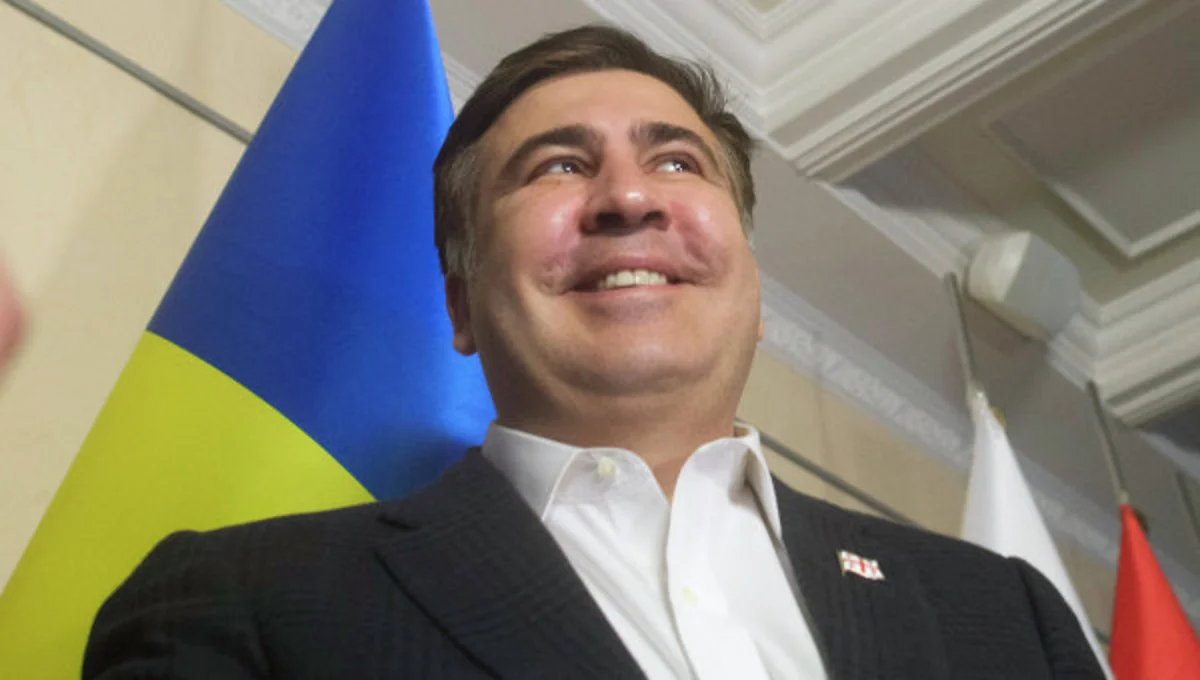 Глава МВД Украины плеснул в лицо Саакашвили водой за оскорбления